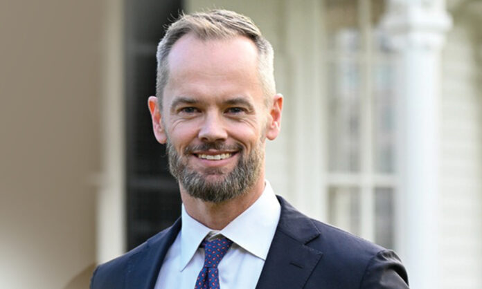 Secretary Lee Lilley